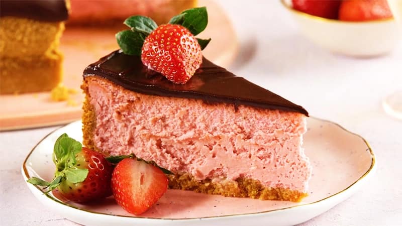 Chocolate Strawberry Cheesecake Crumble