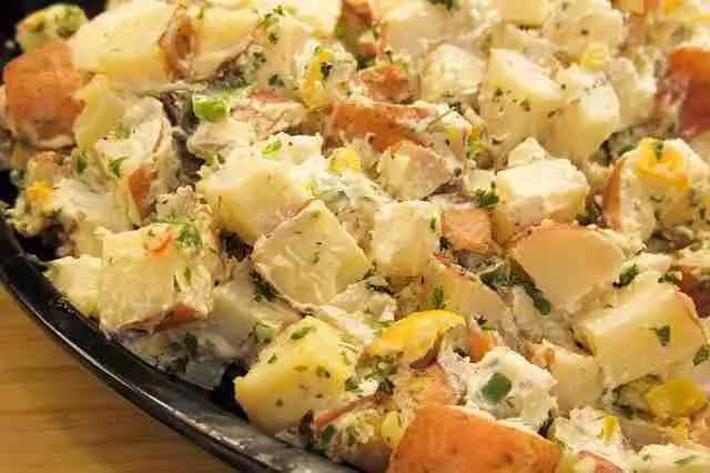 10. Garnish with fresh parsley or basil leaves, if desired, before serving.